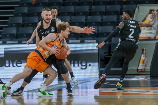 他们必须拿 他们必须拿